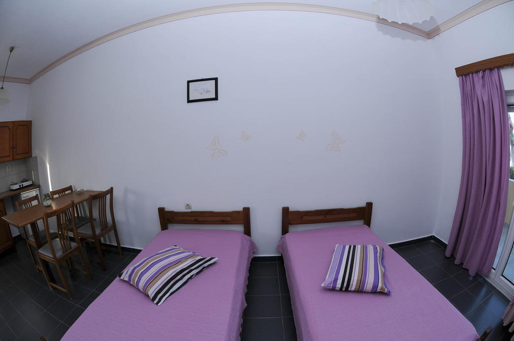 Efstathia Hotel Xirokambos  Zimmer foto